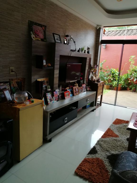 VENDO CASA CON SALÓN COMERCIAL — foto 3