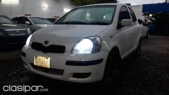 Toyota Vitz 2004 - foto 2