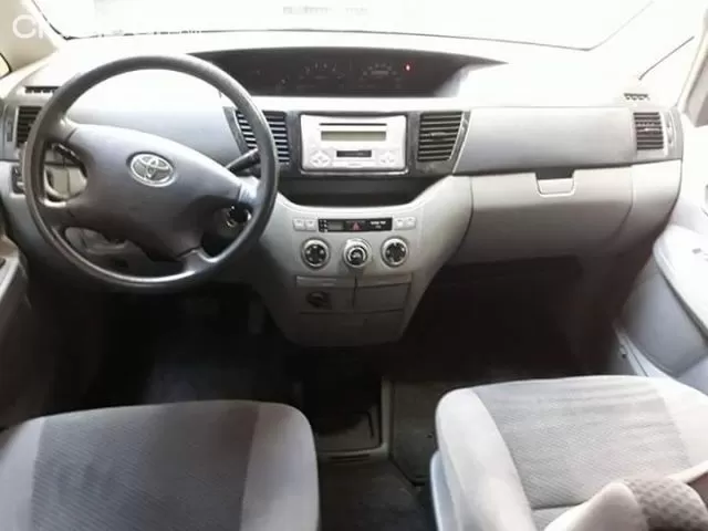 Toyota Noah 2002 — foto 5