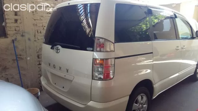 Toyota Noah 2004 - foto 5