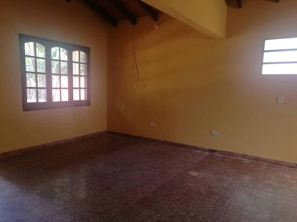 Vendo Coqueta Casa en Lambare — foto 2