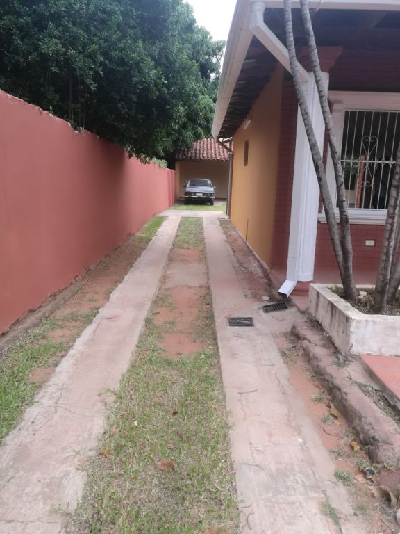 Vendo Coqueta Casa en Lambare — foto 3