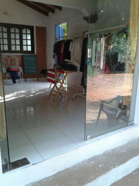 CASA DE 3 DORMITORIOS CON 2 SALONES COMERCIALES. — foto 3