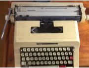 Vendo máquina de escribir lila