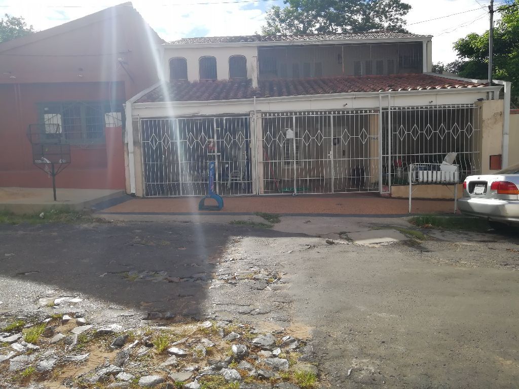VENDO CASA ZONA BARRIO OBRERO — foto 3