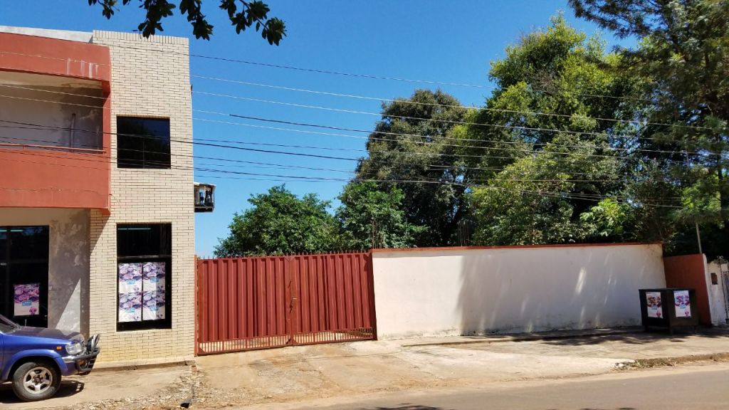 Vendo Depósito con oficinas y salón comercial en CAAGUAZU — foto 2