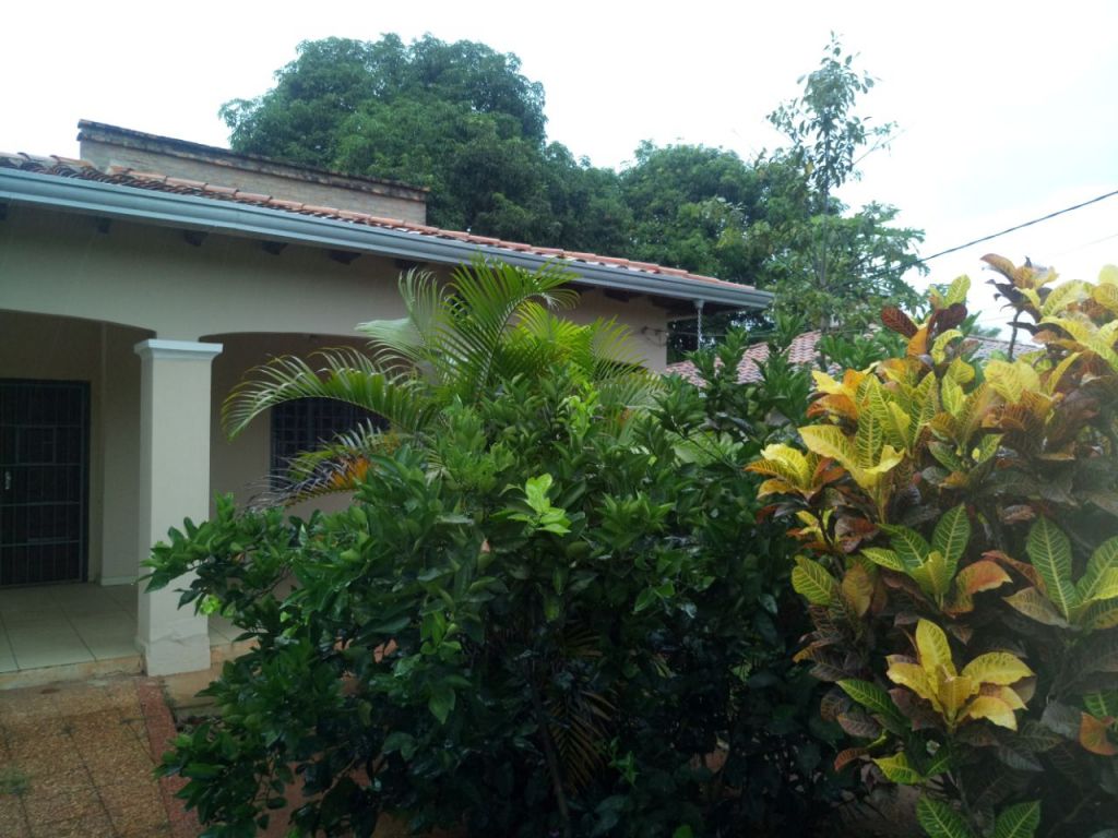 Vendo Casa en Guarambare - sobre ruta principal — foto 2