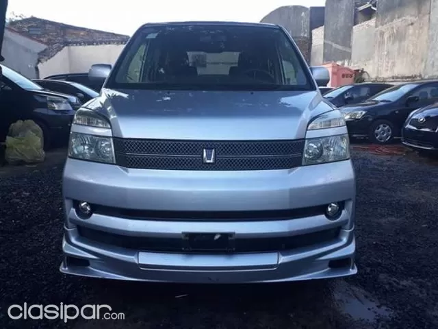 Toyota Noah 2005 — foto 3