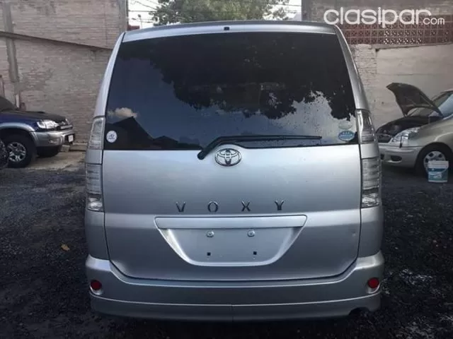 Toyota Noah 2005 — foto 5