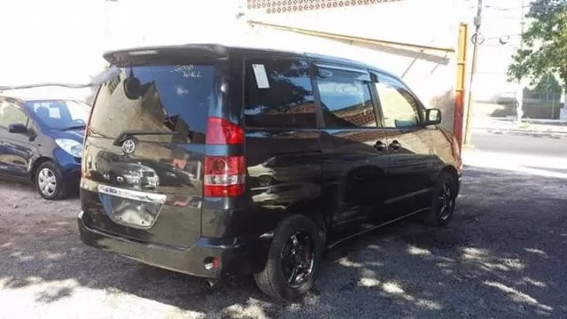 Toyota Noah 2003 - foto 7