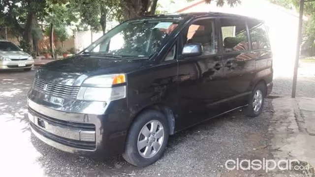 Toyota Noah 2003 — foto 2