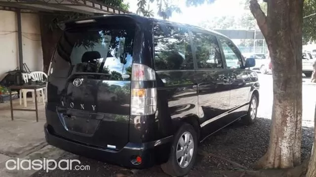 Toyota Noah 2003 — foto 3