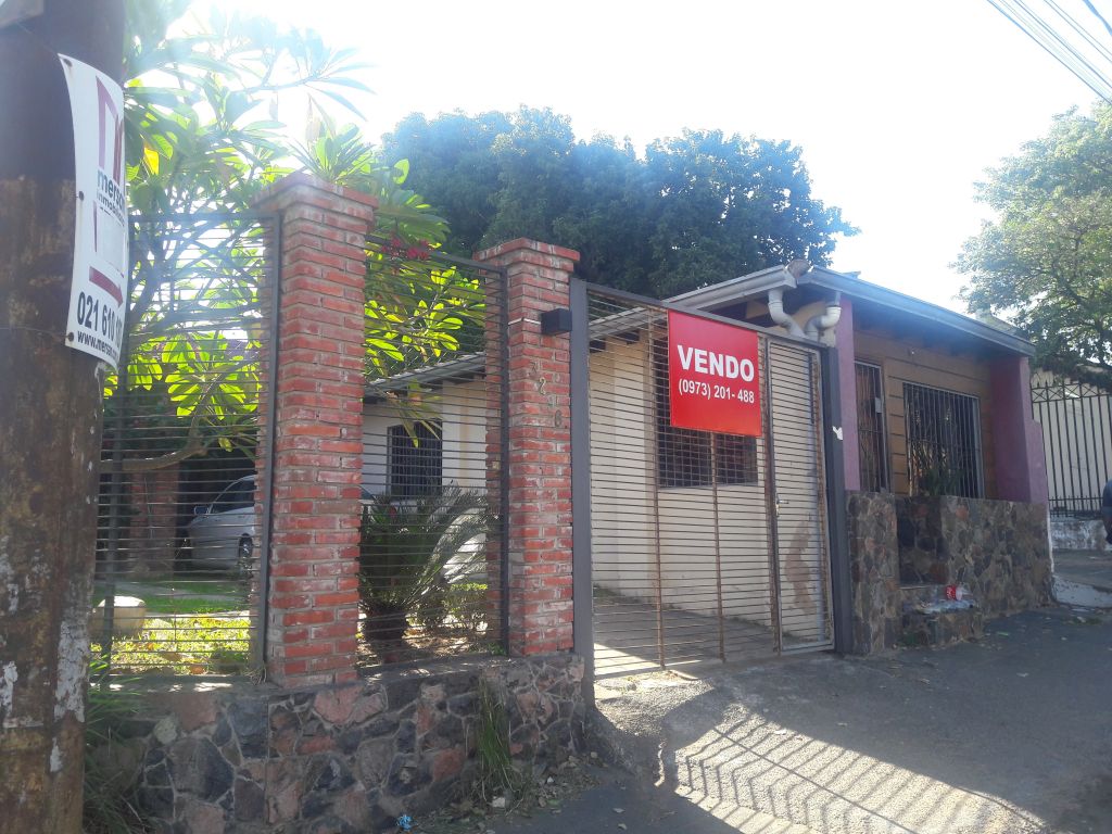 VENDO RESIDENCIA SOBRE AVENIDA SANTISIMA TRINIDAD — foto 3