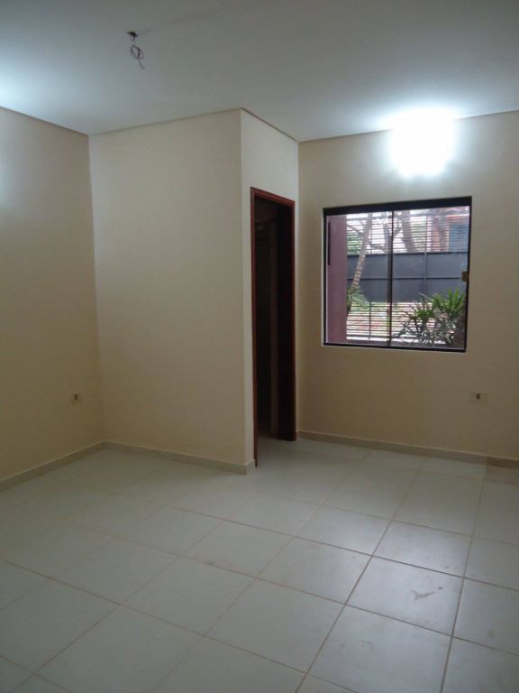 Casa tipo duplex, inmejorable ubicación a solo 250 m. de la Avda. Fdo. de la Mora y 100 m. de la Avda. La Victoria. Zona residencial. — foto 3
