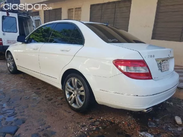 Mercedes-Benz C300 2009 — foto 3