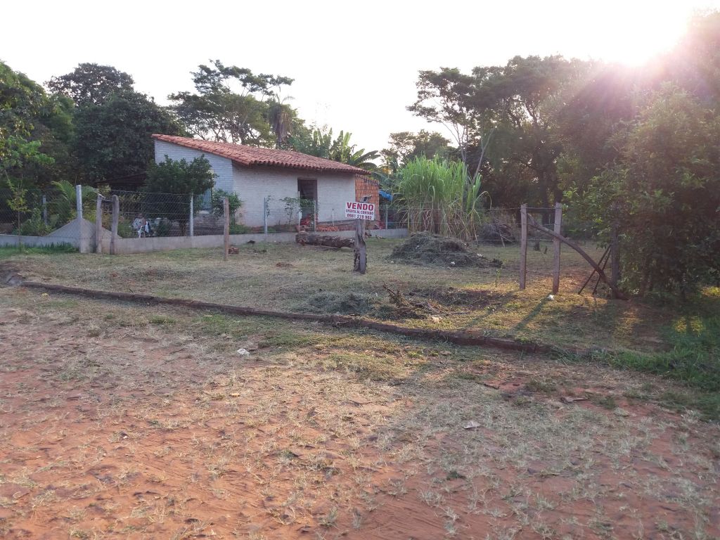 VENDO TERRENO EN SAN LORENZO. ZONA PALACIO DE JUSTICIA. CAPILLA DEL MONTE. GS. 95.000.000. — foto 2