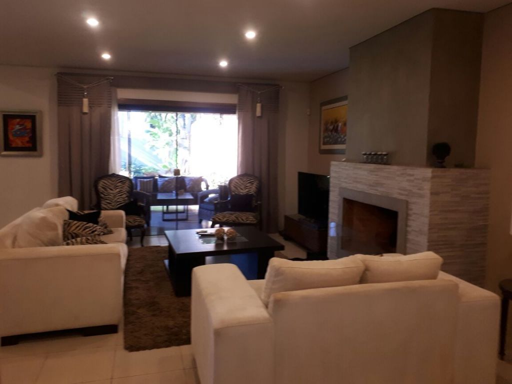 Vendo Casa De 4 Dormitorios En Excelente Zona Shopping Del Sol — foto 2