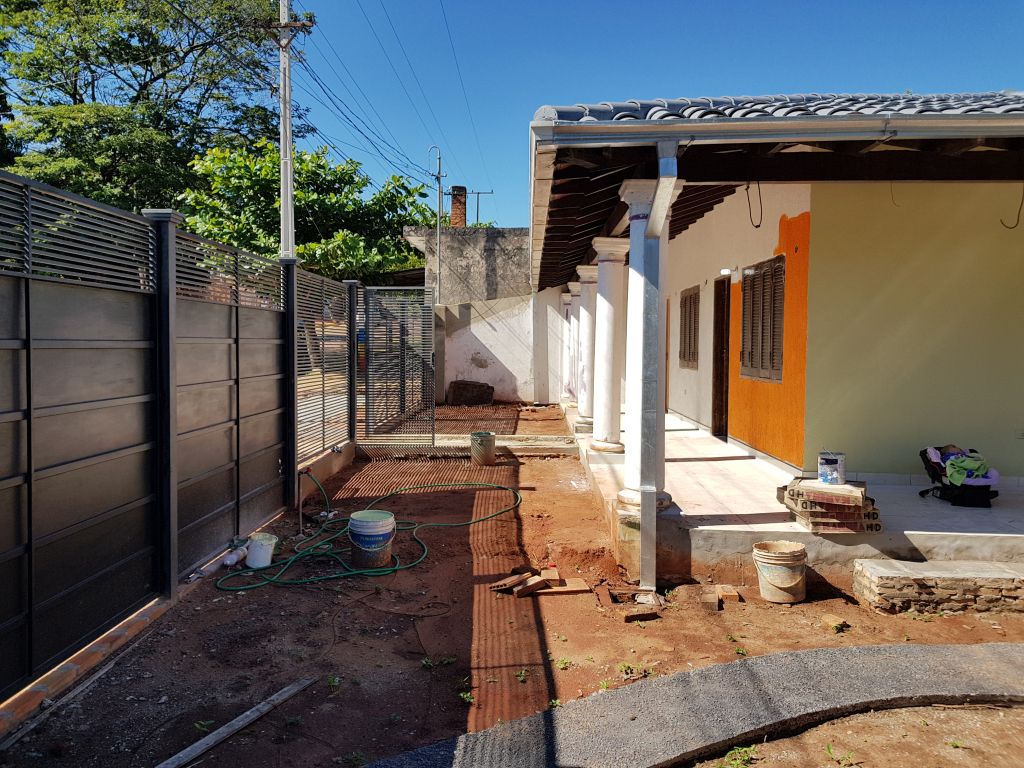 HERMOSA CASA FAMILIAR CON QUINCHO — foto 3