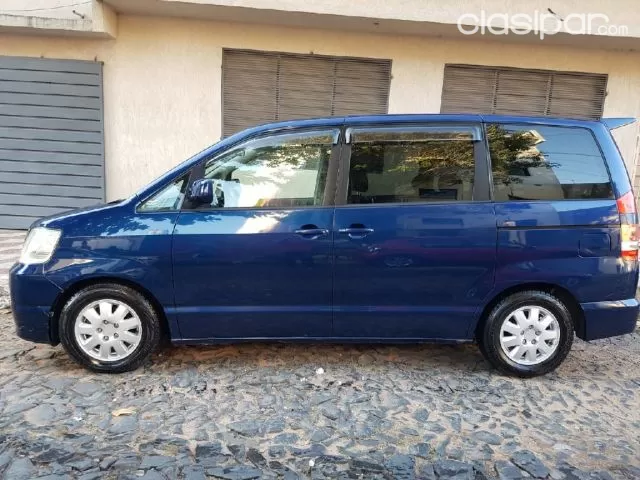 Toyota Noha 2005 — foto 3