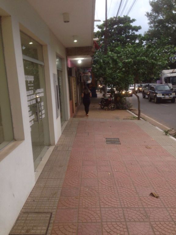 CENTRO DE LUQUE OFERTA!!! Salón y vivienda — foto 2