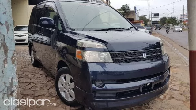 Toyota Voxy 2004 - foto 2