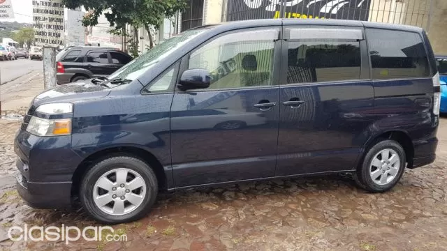 Toyota Voxy 2004 — foto 6