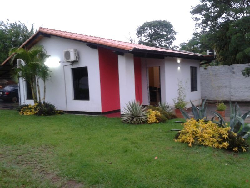 Atención Inversionistas e interesados, Vendo Casa en Area 4 sobre Super Carretera — foto 2