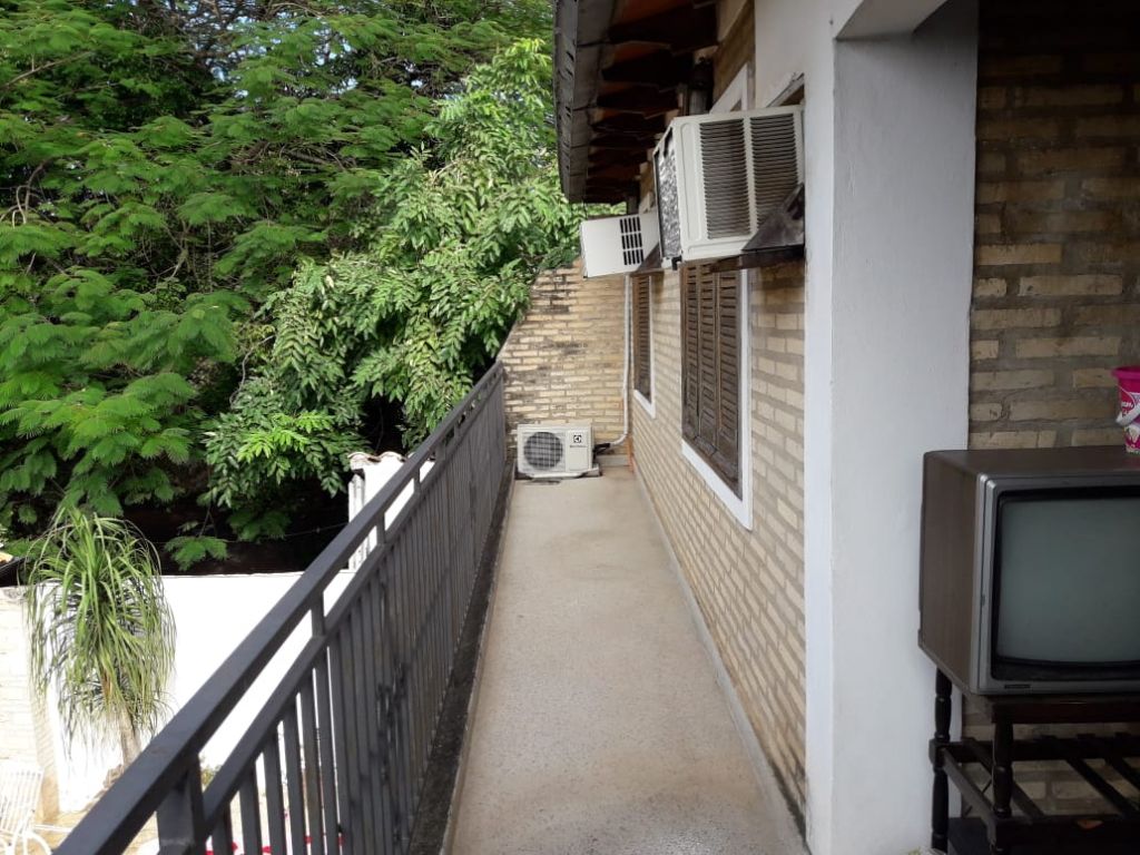 VENDO AMPLIA CASA! — foto 3