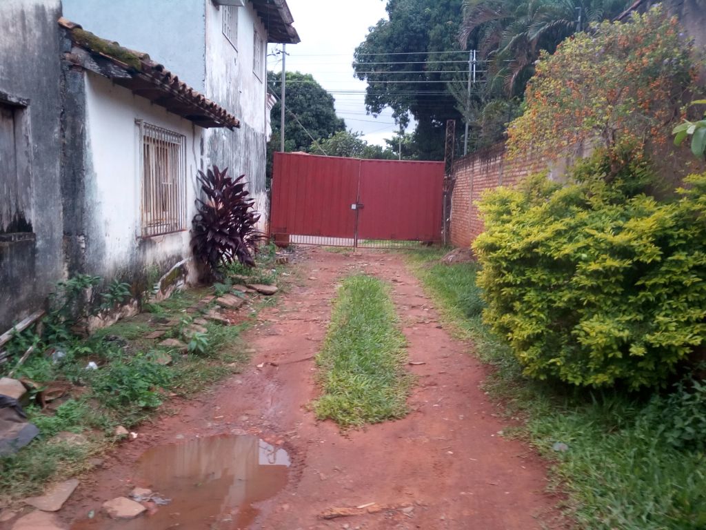 Vendo terreno amplio con edificación en zona de crecimiento — foto 2