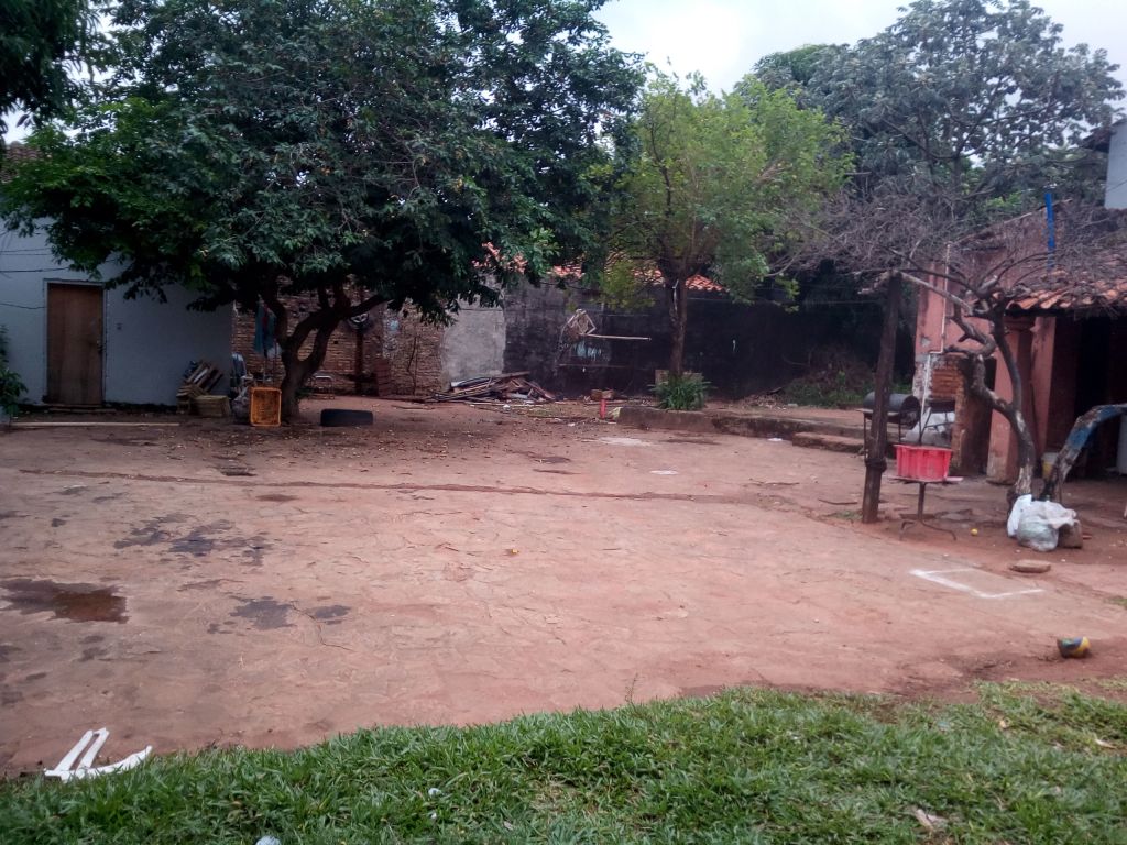 Vendo terreno amplio con edificación en zona de crecimiento — foto 3
