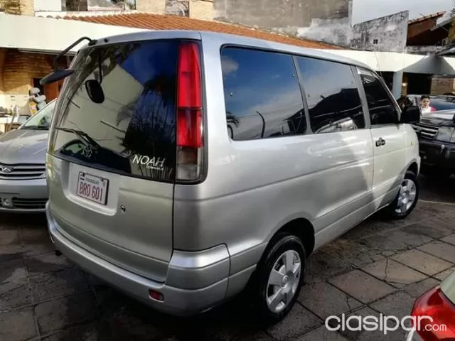 Toyota Noah 2001 — foto 3