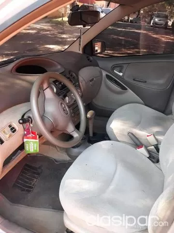 Toyota Platz 2003 — foto 4