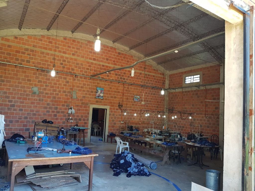 Terreno más taller en Luque — foto 3