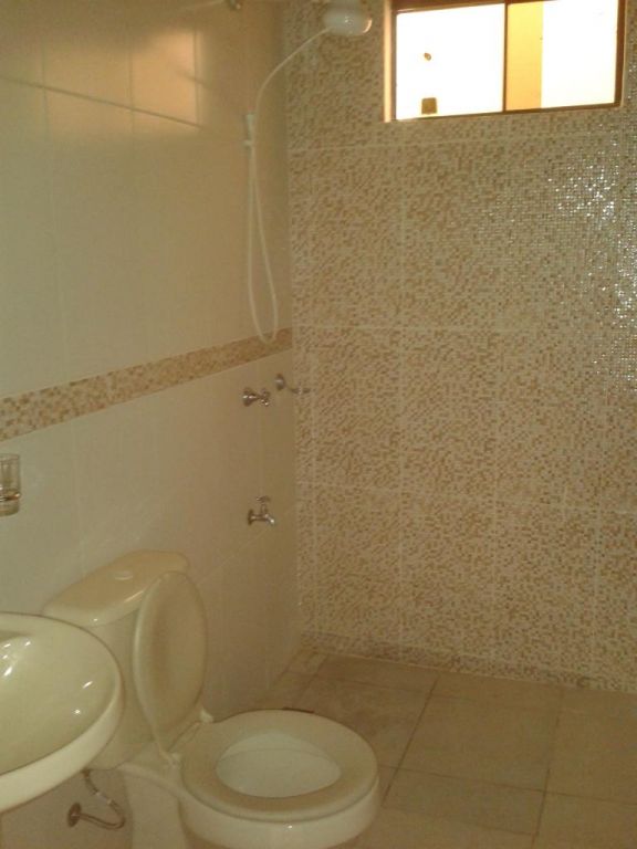 HERMOSO DUPLEX EN LAMBARE EXCELENTE UBICACIÓN — foto 3