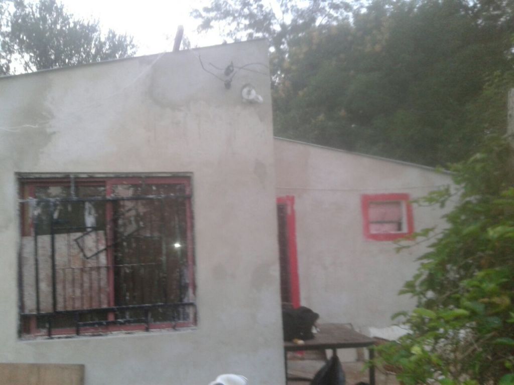 VENDO CASA UBICACION BARRIO CAAGUAZU DE ÑEMBY, Superficie 12x30 m2. — foto 2