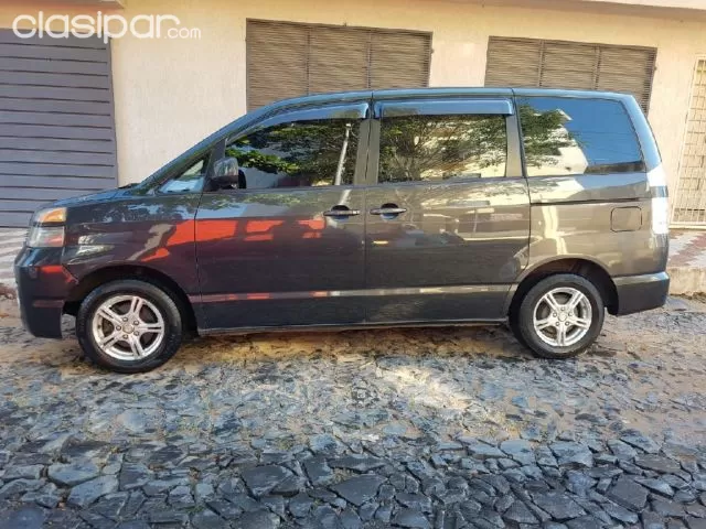 Toyota Voxy 2003 — foto 3