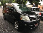 VENDO TOYOTA NOAH - REC IMPORTADO - NAFTERO CAJA AUTOMATICA - AÑO 2005 - IMPECABLE ESTADO - TR CON AUGUSTO CENTURION - OFRECE ANTAR AUTOMOTORES