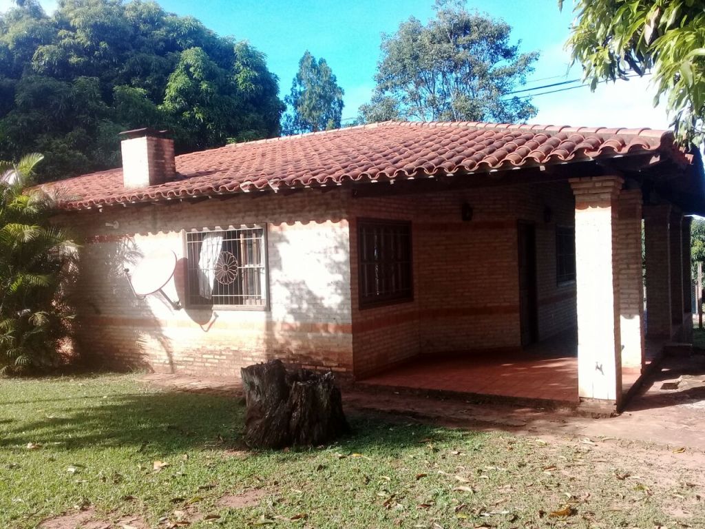 VENDO HERMOSA CASA QUINTA EN LA CIUDAD DE CORONEL OVIEDO. — foto 2