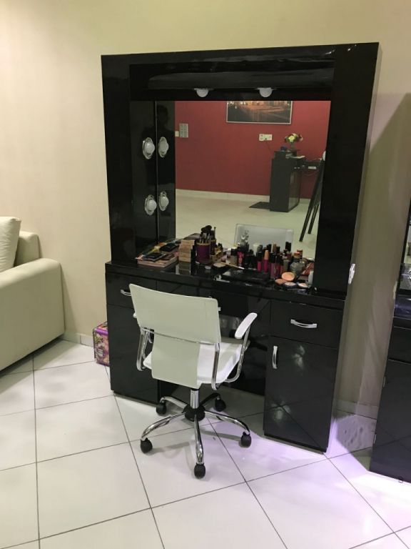 VENDO PELUQUERÍA COMPLETA ZONA FERNANDO DE LA MORA — foto 2