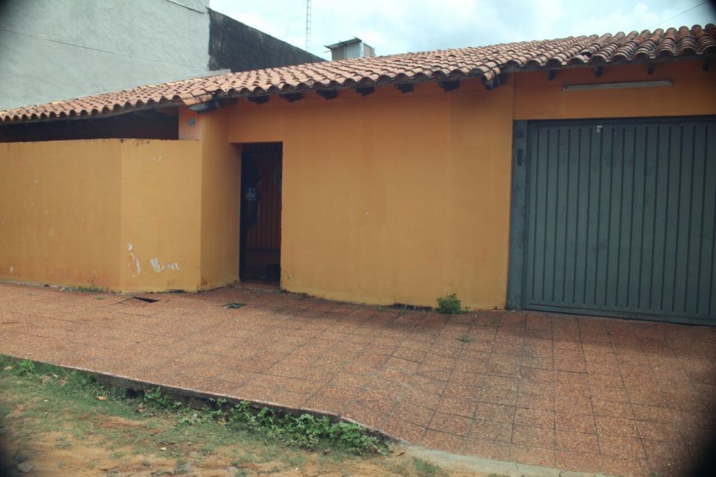 CASA DETRAS DE LOS JRDINES EN FDO. DE LA MORA — foto 3
