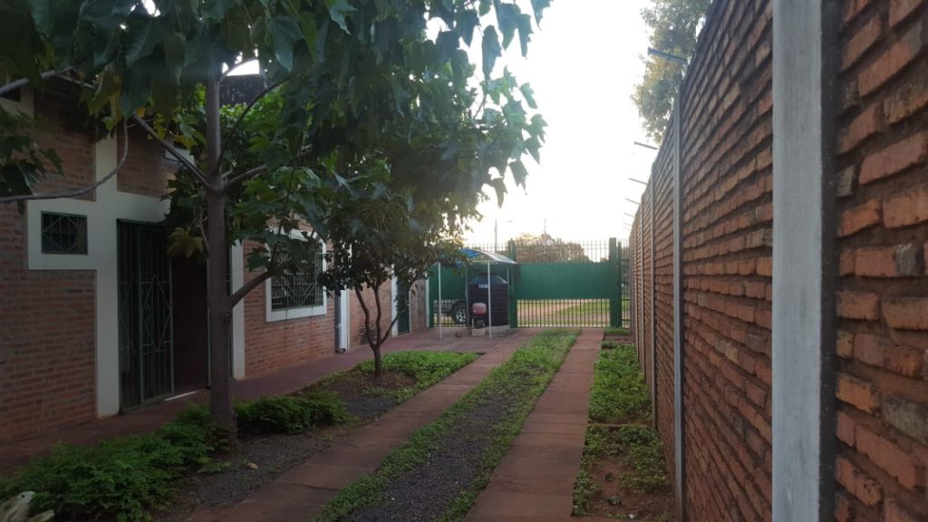 VENDO HERMOSA CASA EN SAN LORENZO — foto 2