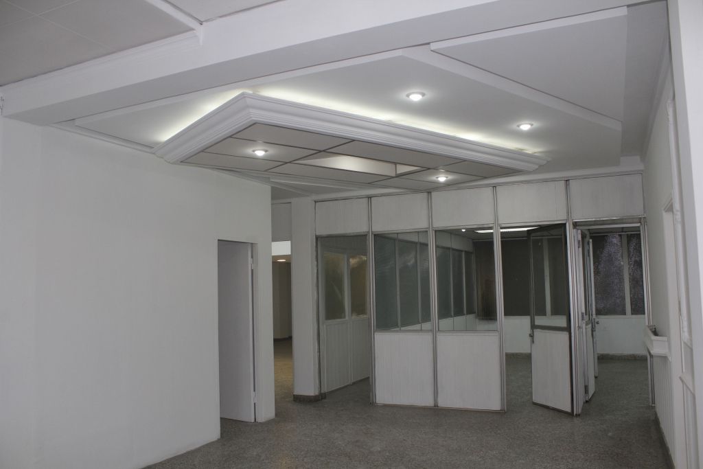 GRAN SALON COMERCIAL SOBRE CALLE ULTIMA — foto 2