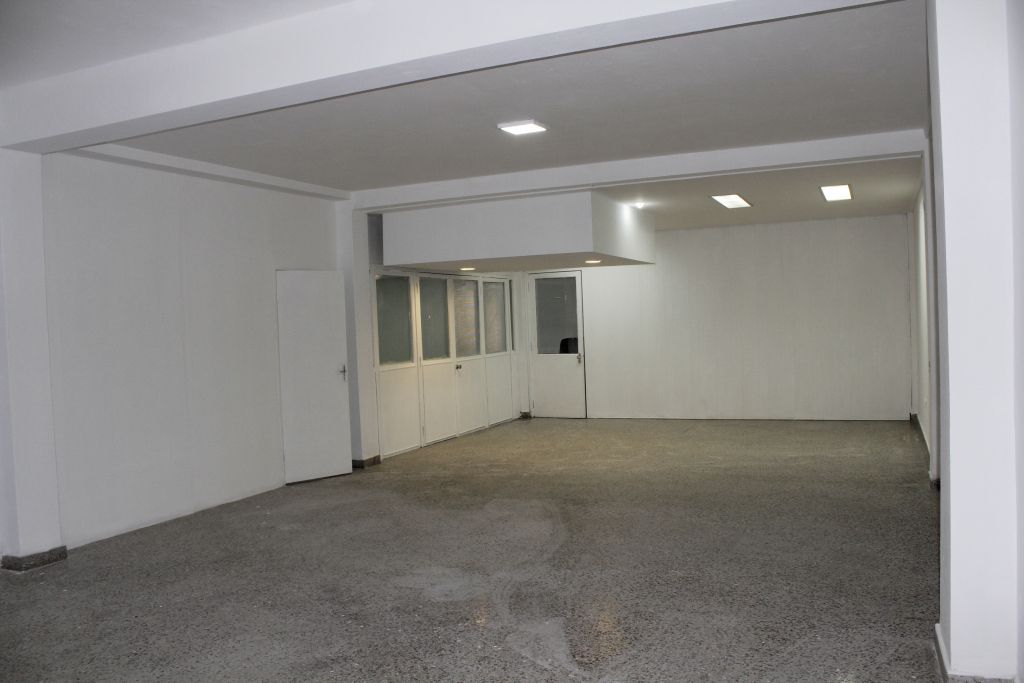 GRAN SALON COMERCIAL SOBRE CALLE ULTIMA — foto 3