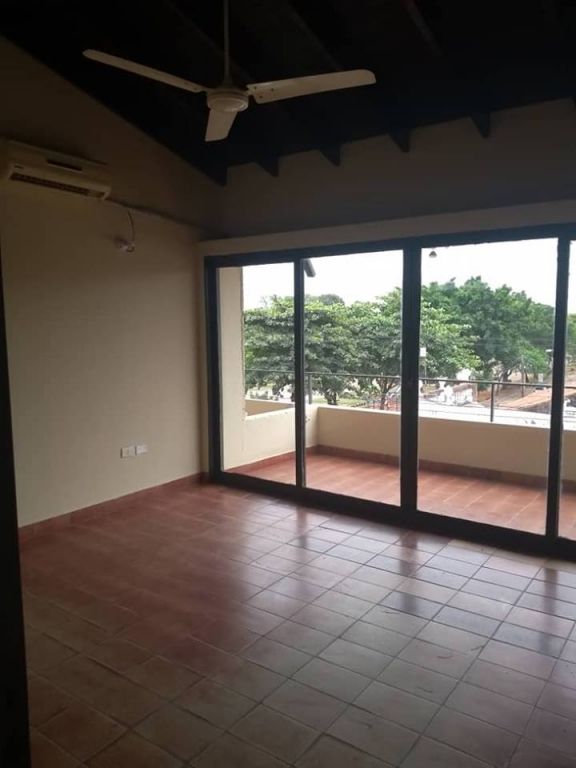 ALQUILO DEPARTAMENTO EN CENTRO DE LUQUE — foto 3