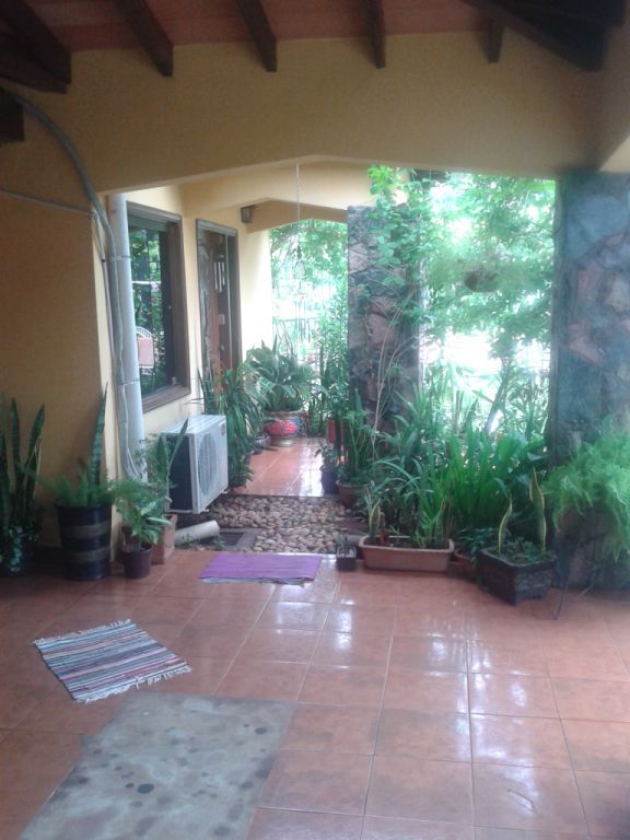 DE OFERTA AMPLIA RESIDENCIA EN ESQUINA ZONA AVELINO MARTINEZ — foto 3