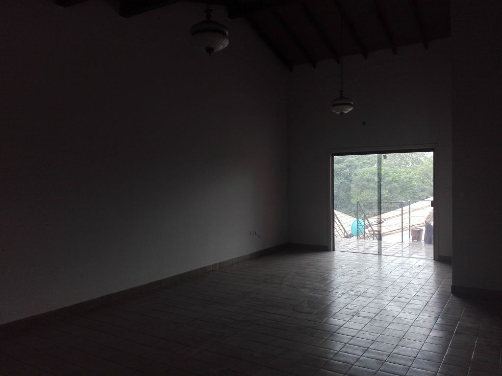 DEPARTAMENTO BARRIO SEMINARIO CON 3 DORMITORIOS,A. DE SERVICIO Y COCHERA!!! — foto 2