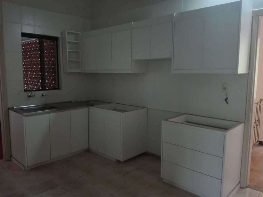 DEPARTAMENTO BARRIO SEMINARIO CON 3 DORMITORIOS,A. DE SERVICIO Y COCHERA!!! — foto 3