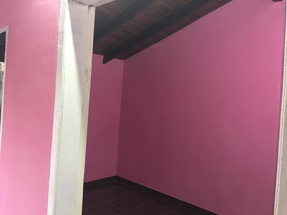 REMATO CASA DE 4 DORM EN SAN ANTONIO (ZONA PEPSI) REC. VEHICULO DE MI INTERES — foto 3