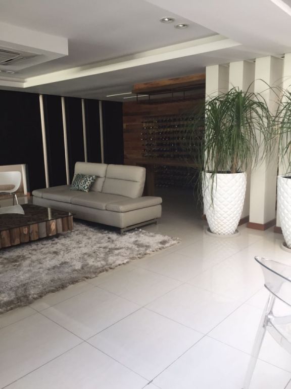 VENDO HERMOSA RESIDENCIA DE 4 SUITES EN BARRIO MBURICAO — foto 2