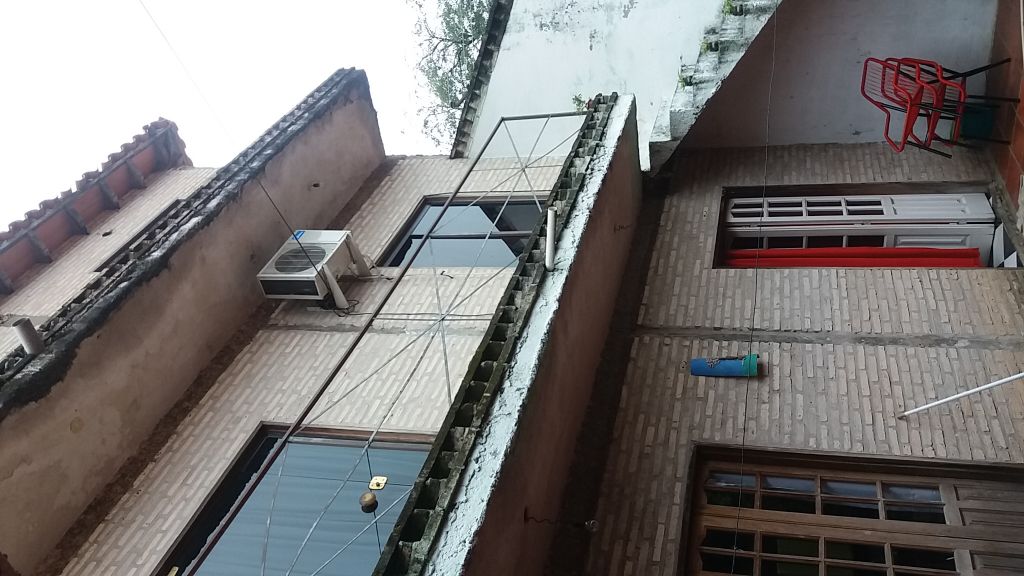 Vendo Hermosa CASA CON departamento a 2 cuadras de acceso sur y 3 cuadras de Zabalas Cue — foto 2